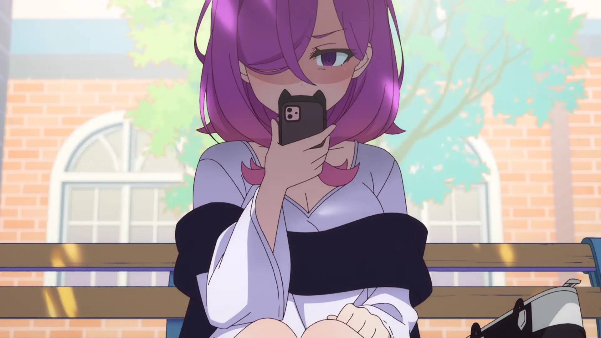 I knew Mochiko was twisted, but girl you are really bad if you're pushing your friends toward that...
