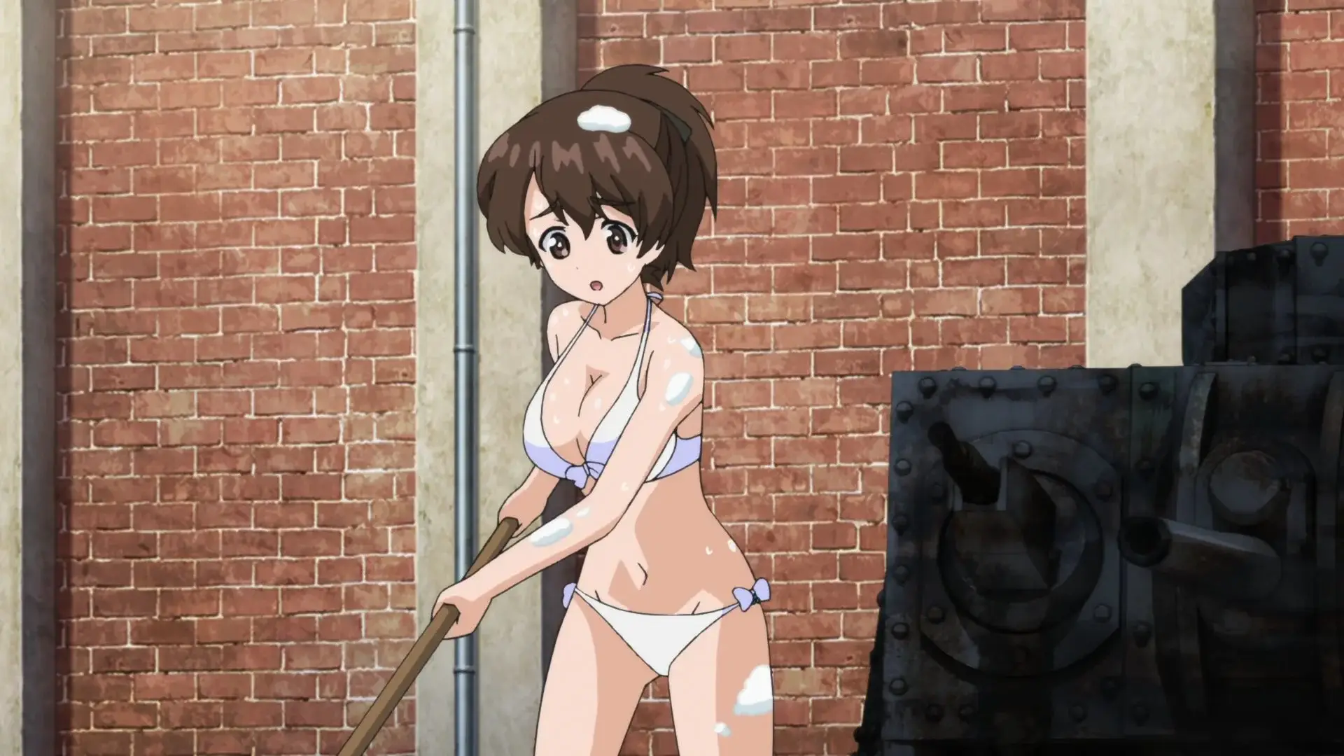 What? You never cleaned your tank while in swimsuits? Weird people, it's commonplace around here! Right Yuzu Koyama?