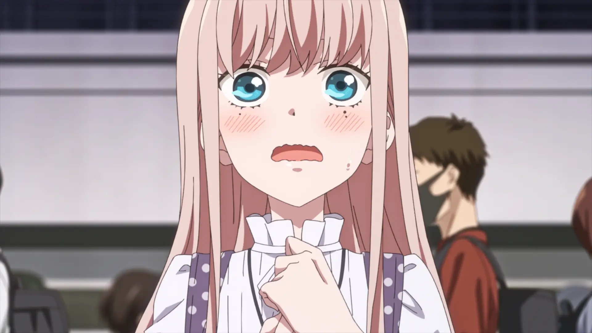 Straight hair Mio is a bomb by herself, she looks like way younger than she is just by changing her hair style. Amazing.