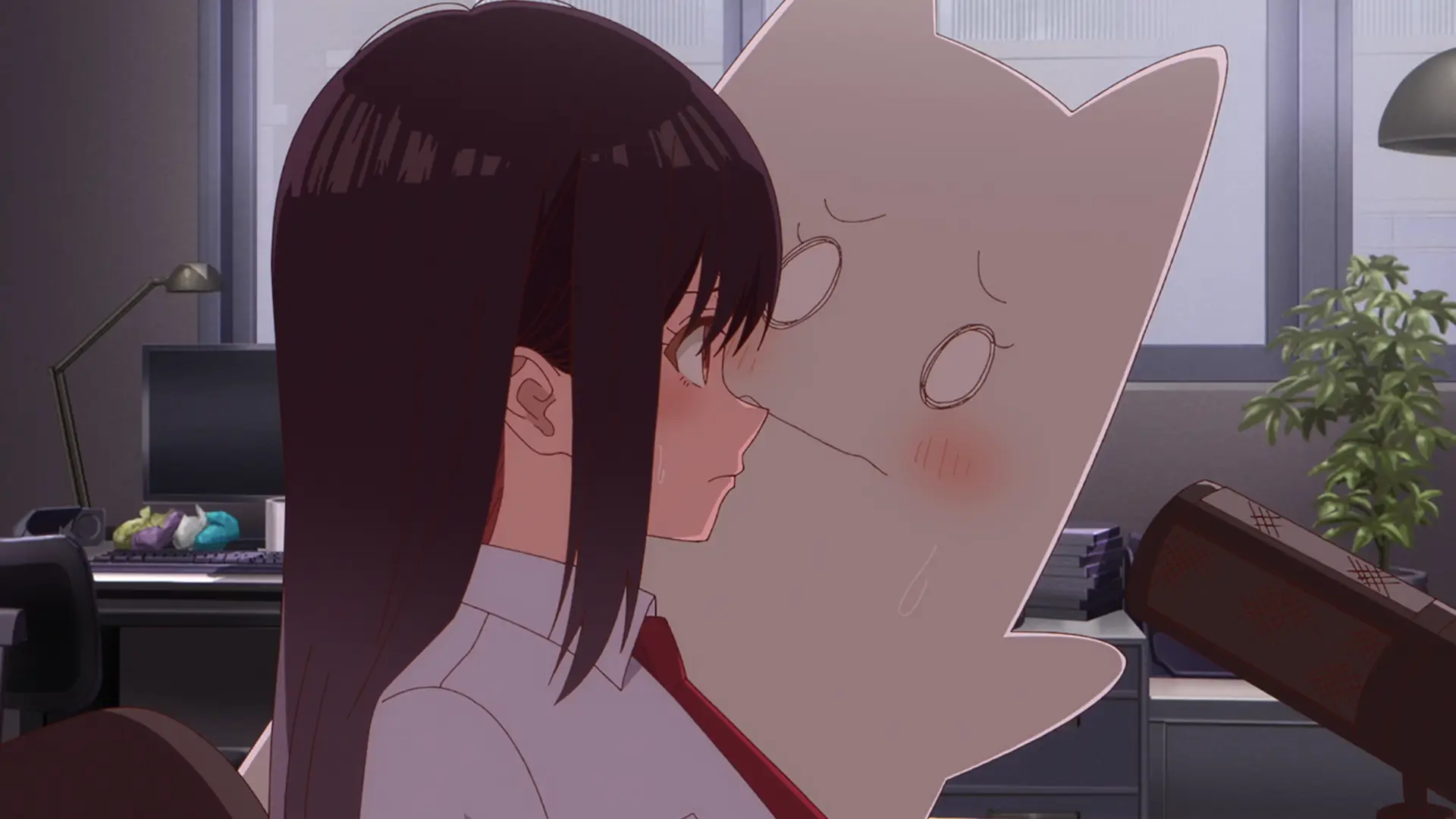 I think at this point they gave up in drawing full Iko and thought cat-mode is cuter. I agree, but still...