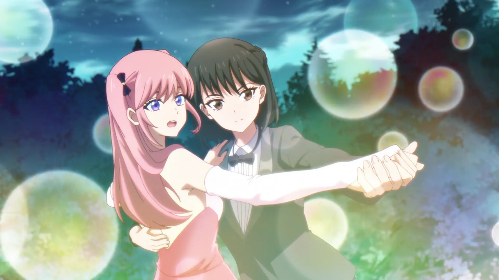 Hana works quite well in the role of the prince, just look at what a wonderful couple Hana and Spica look in this dance scene.