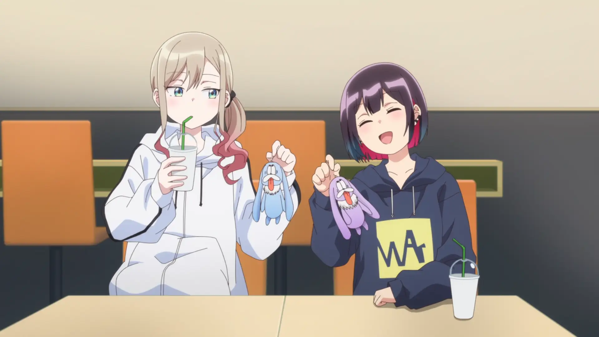 The way Suzu act and look at Yuu is clearly a form of love and I really really REALLY love her looks. Perfect! Just perfect!