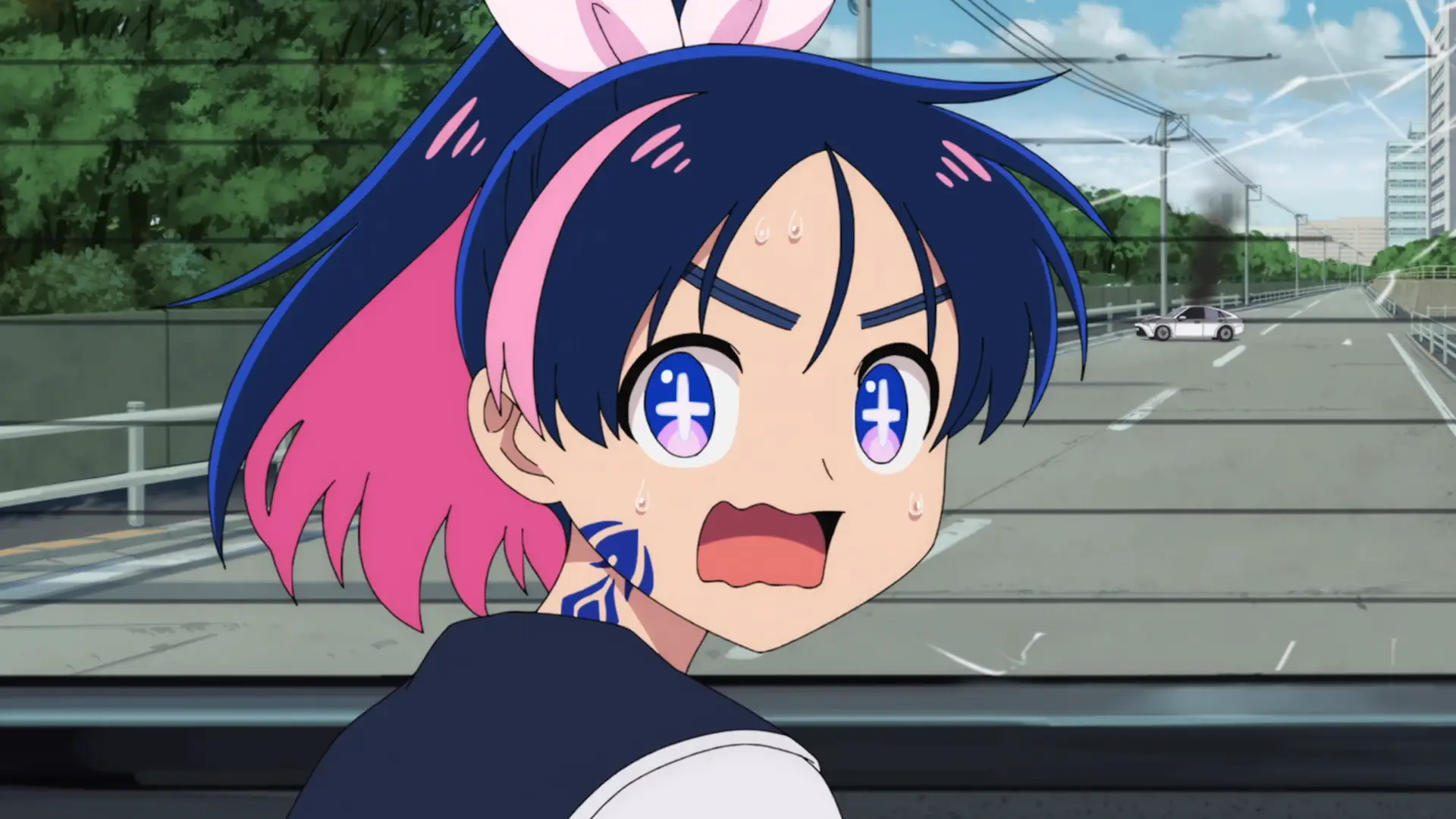 Aki's reaction to Yashiro's entrusting her with his sword was hilarious. Shock at first, then proud, then gloating.