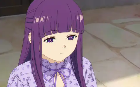 Fern when looking pensive while wearing normal clothes look even more beautiful than usual. I can see why she's so popular online, she's gorgeous.